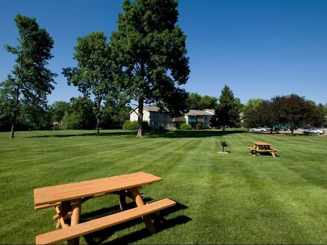 amenities at Maple Park Terraces apartment living in Flint, Michigan